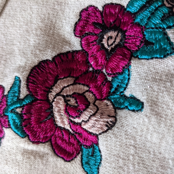 Jessica Simpson grey sparkly embroidered sweater - Picture 2 of 3